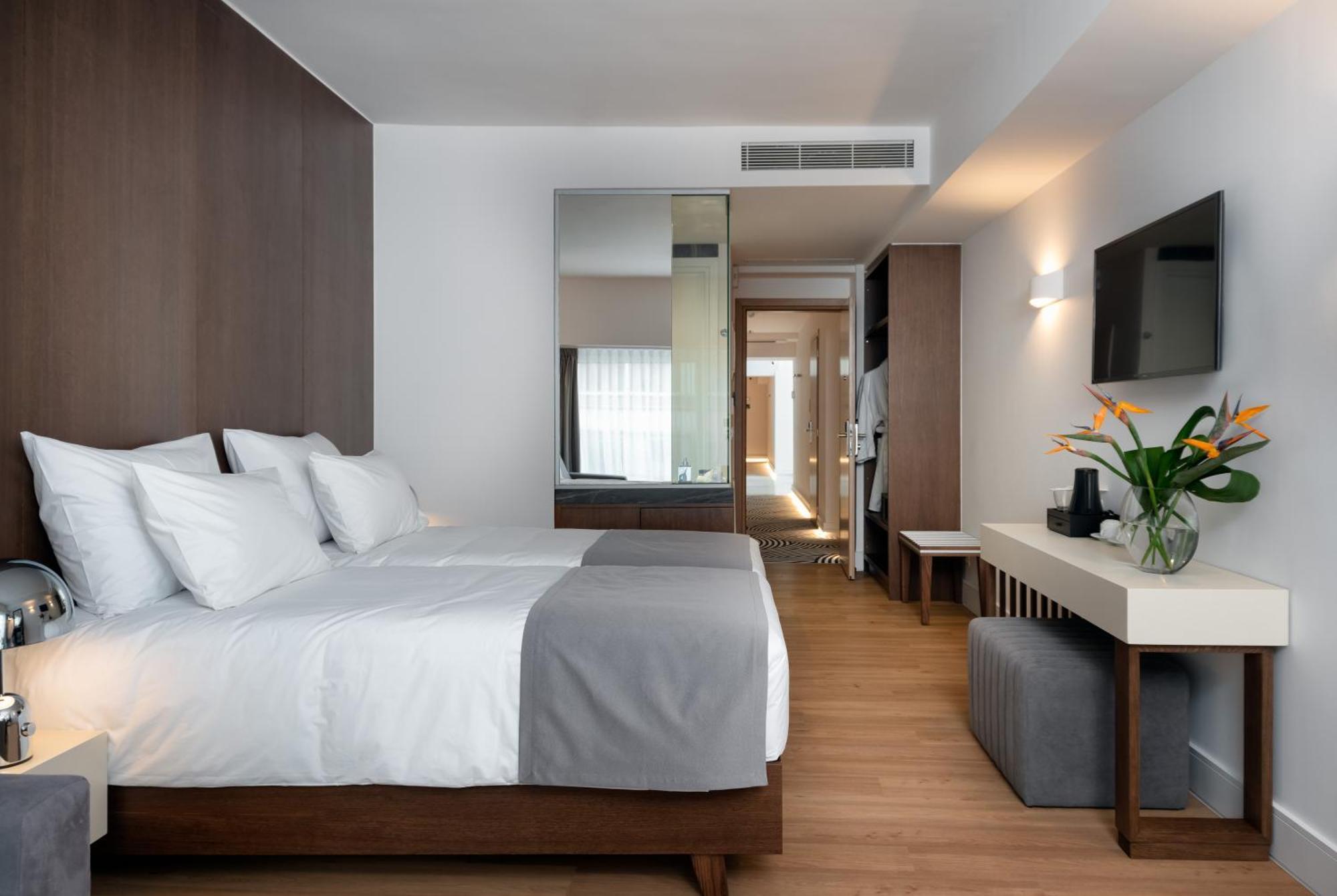 Deluxe room Jetted Tub